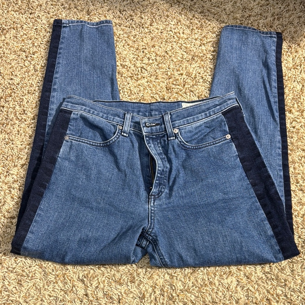 Rag&Bone women’s Blue Denim Jeans with dark Side Stripes. Size 29. Inseam 26”.